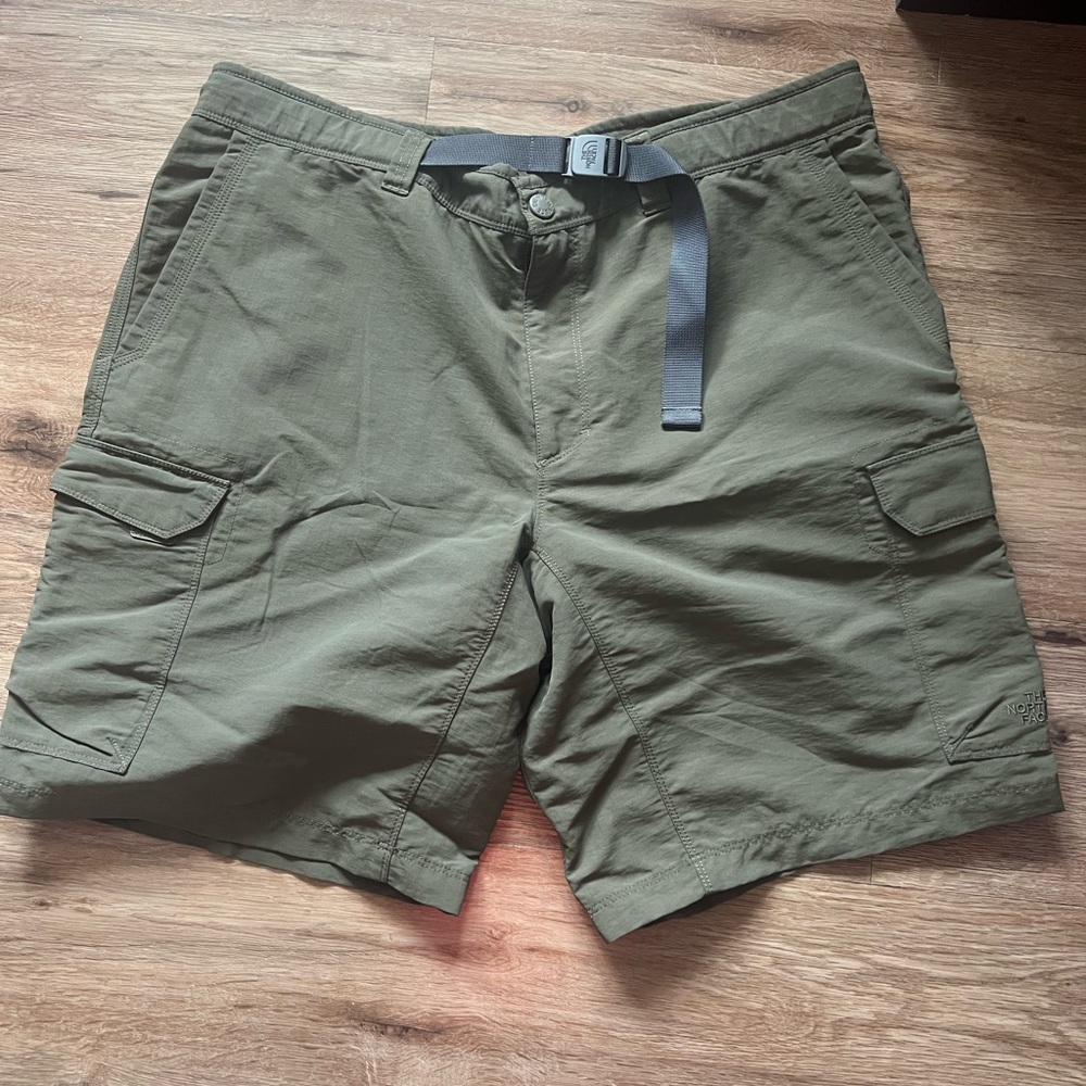 North Face Men's Olive Cargo Shorts size 38